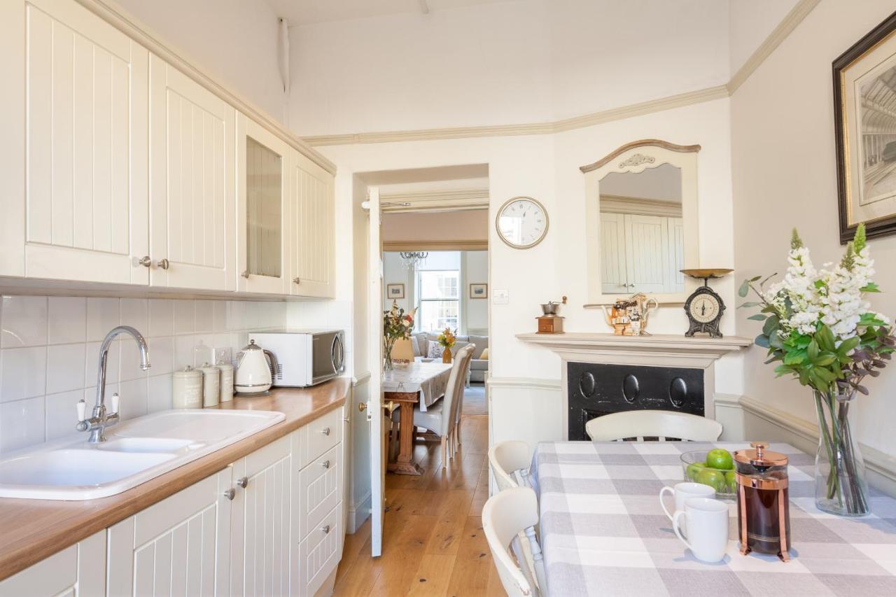 City Centre Stunning House-Roman Baths - 3Min Walk - 4 Bedrooms Exterior foto