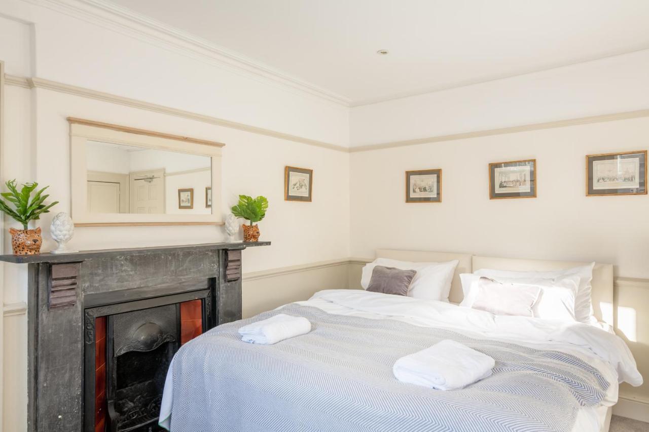 City Centre Stunning House-Roman Baths - 3Min Walk - 4 Bedrooms Exterior foto